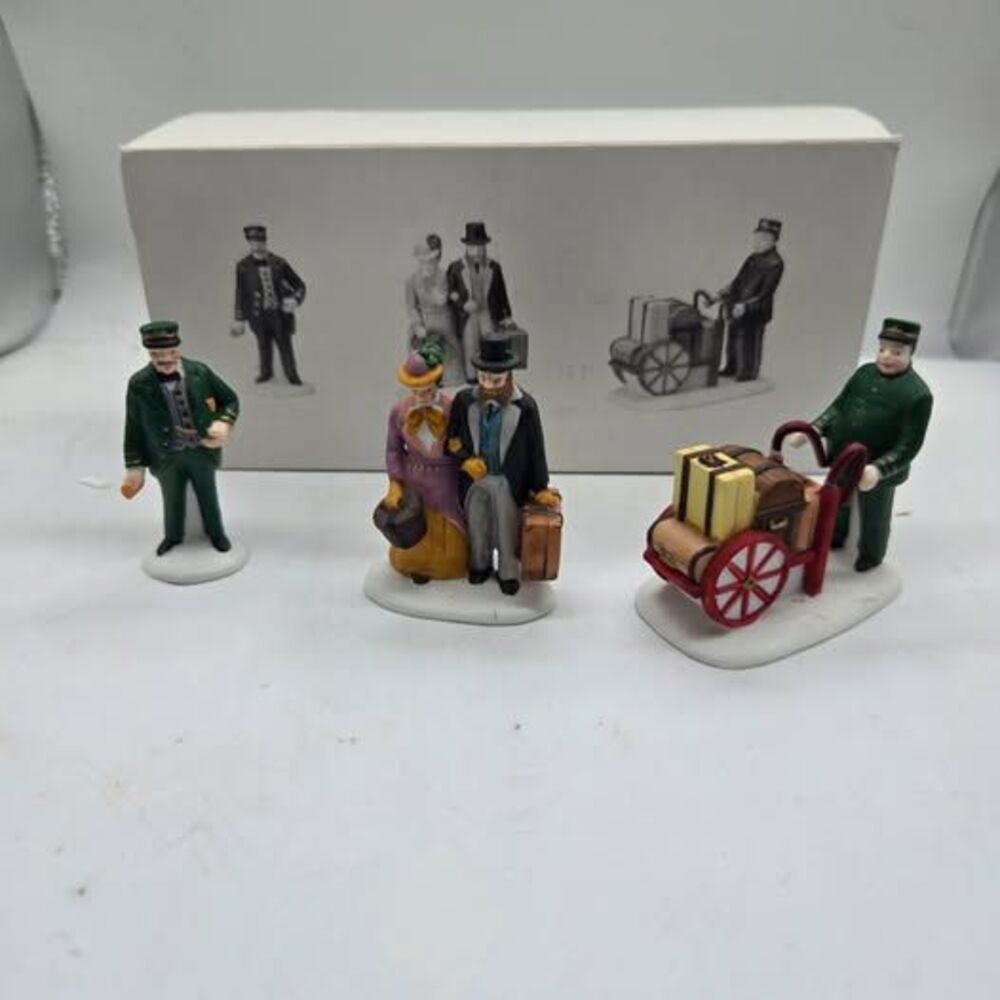 Heritage Village Collection "Holiday Traveler" (GAR-1)
